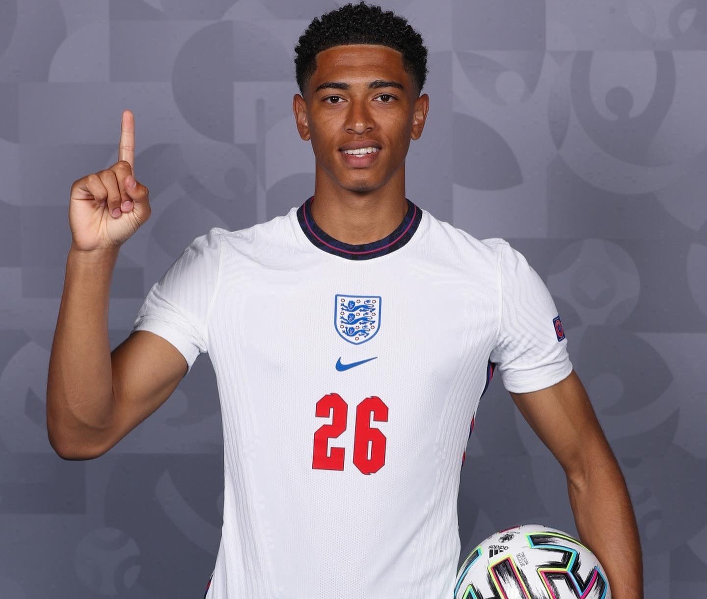 罗马诺：国米正和热那亚谈卡尔博尼未来，球员可能冬窗回国米（罗马诺：国米与热那亚商谈卡尔博尼去留，球员或于冬窗回归国米）