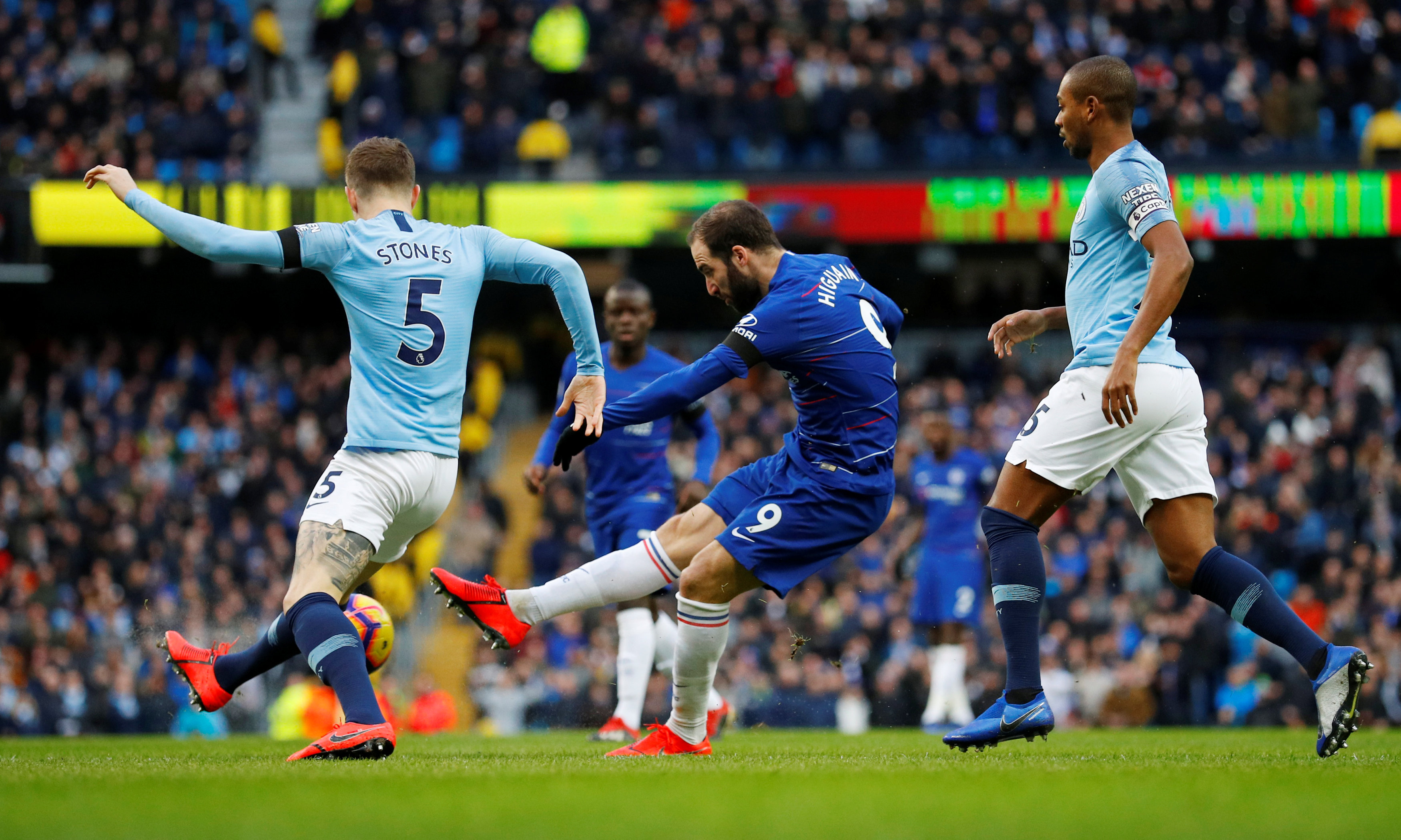 阿斯：曼城派球探考察埃尔切20岁中场罗德里戈-门多萨（阿斯：曼城派出球探考察埃尔切20岁中场新星罗德里戈·门多萨）