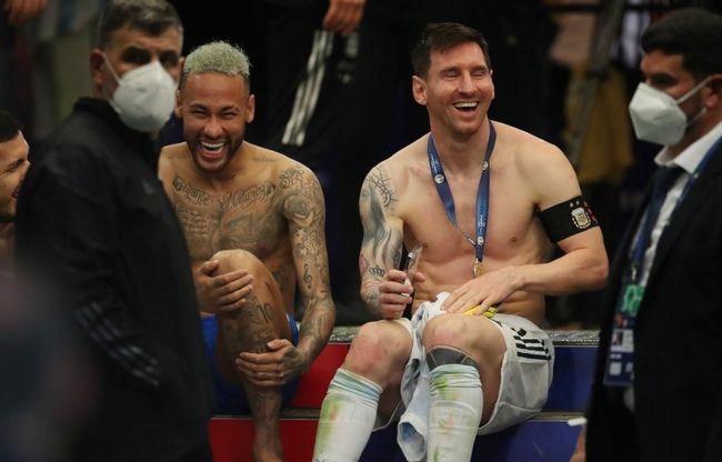 活塞客场大胜取得12连胜，终结对阵雄鹿五连败（活塞客场大捷豪取12连胜，结束此前对雄鹿的五连败）