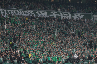 英超冷门多豪门问题多，曼联1比1西汉姆，B费错失良机被质疑（英超爆冷频现豪强陷困境，曼联1-1西汉姆，B费挥霍良机遭质疑）