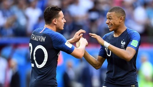 浙江队祝贺重庆铜梁龙与辽宁铁人成功冲超：2026中超见（浙江队恭贺重庆铜梁龙、辽宁铁人完成冲超，2026中超再相逢）