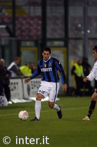 2-1！张帅晋级16强，决胜盘连输4局拒绝逆转，赛后振臂怒吼（2-1！张帅闯进16强，决胜盘连丢4局惊险拒逆转，赛后高举双臂怒吼）