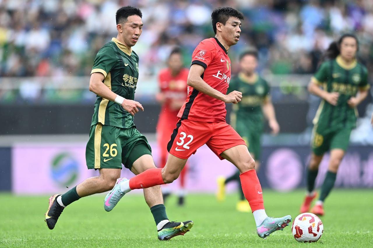 兰足球的贡 兰足球的贡